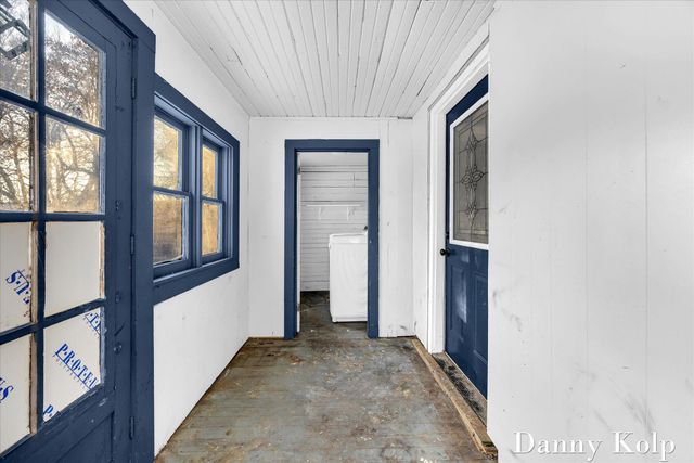 1036 Logan Street SE, Grand Rapids, MI 49506