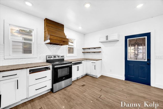 1036 Logan Street SE, Grand Rapids, MI 49506