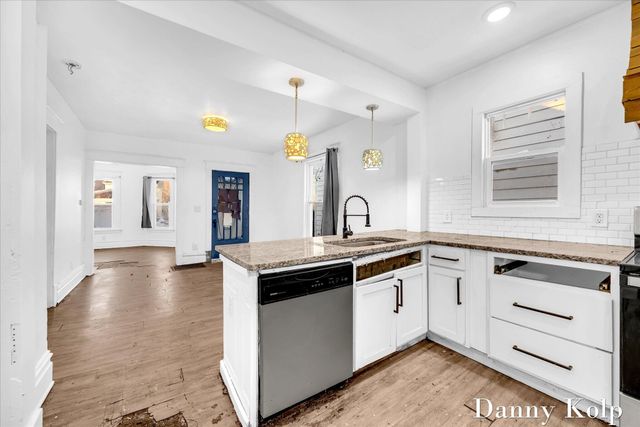 1036 Logan Street SE, Grand Rapids, MI 49506