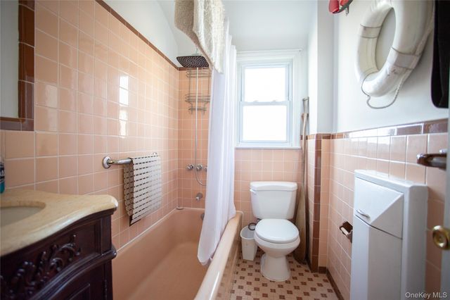 274 W Walnut Street, Long Beach, NY 11561