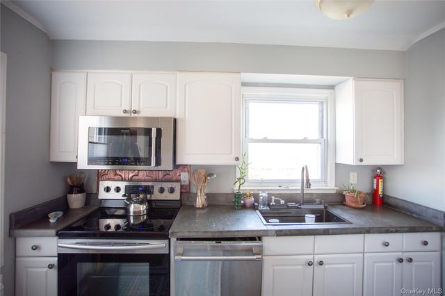 274 W Walnut Street, Long Beach, NY 11561