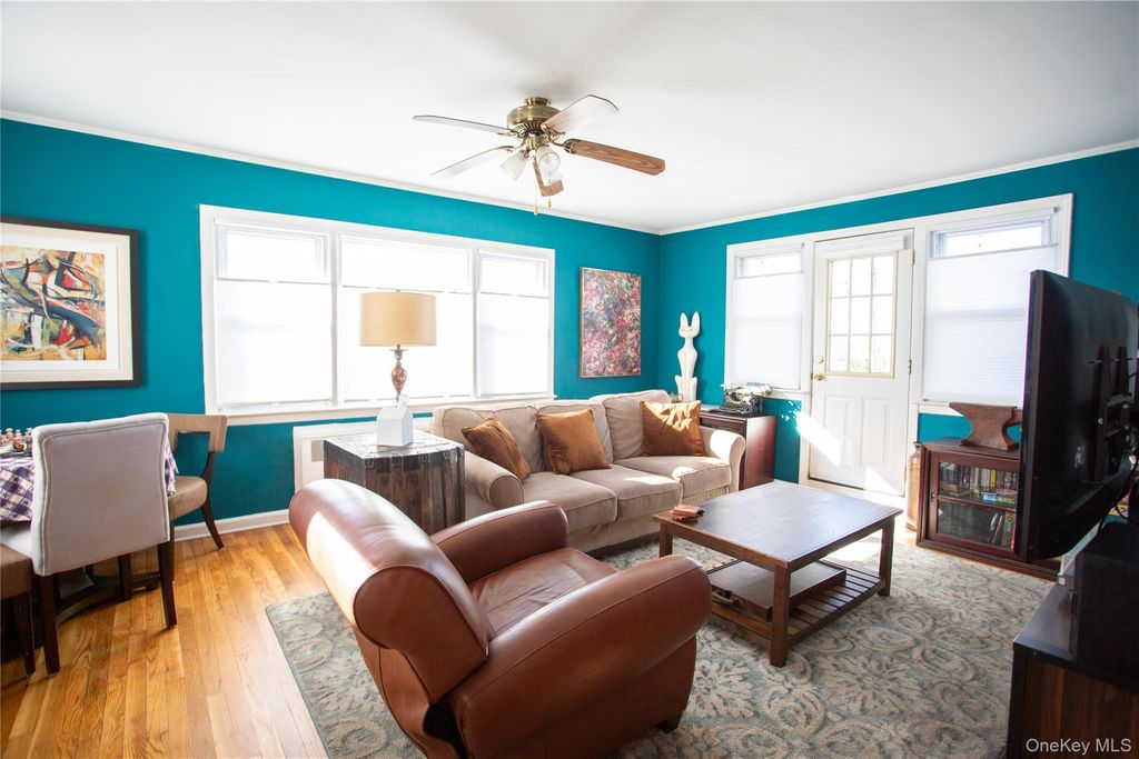 274 W Walnut Street, Long Beach, NY 11561