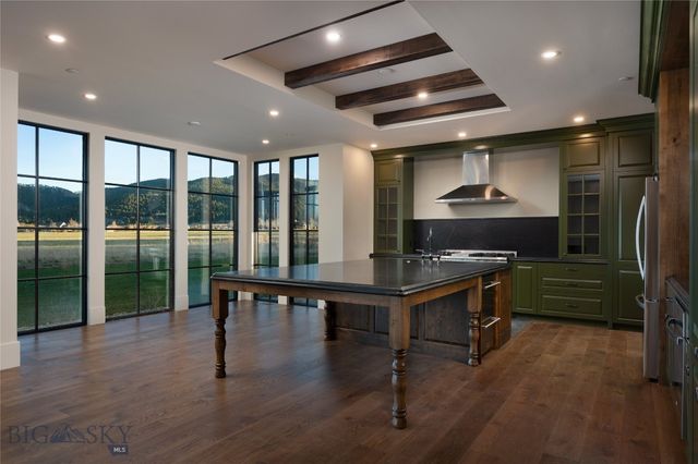 657 Hyalite View Drive, Bozeman, MT 59718