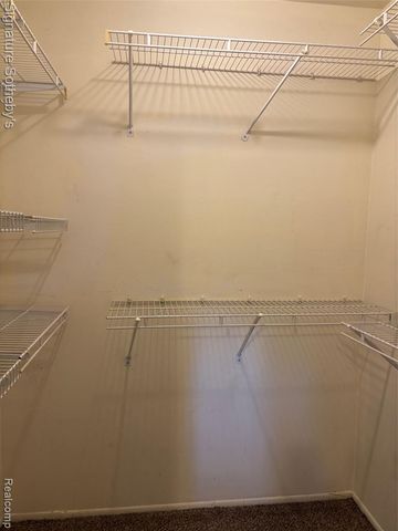 689 E Fox Hills Drive 65, Bloomfield Hills, MI 48304