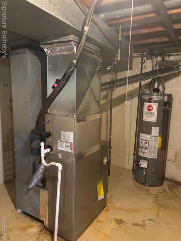 689 E Fox Hills Drive 65, Bloomfield Hills, MI 48304