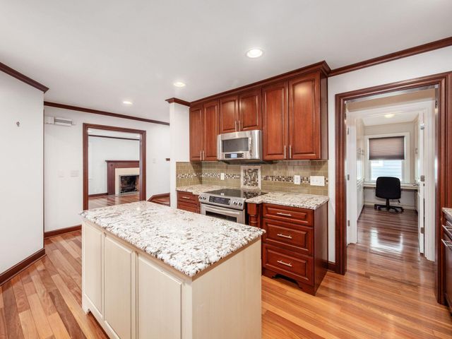 2738 E Broad Street, Bexley, OH 43209
