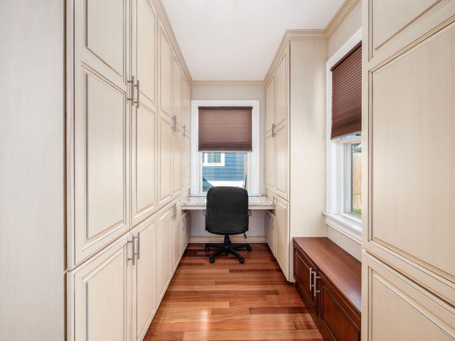 2738 E Broad Street, Bexley, OH 43209