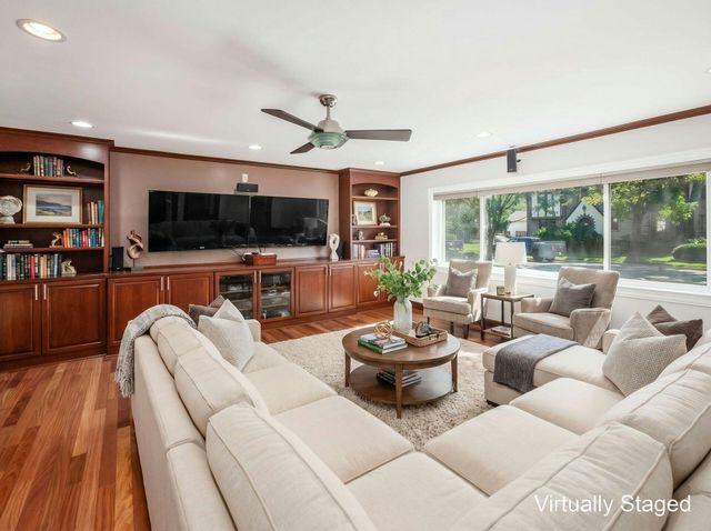 2738 E Broad Street, Bexley, OH 43209