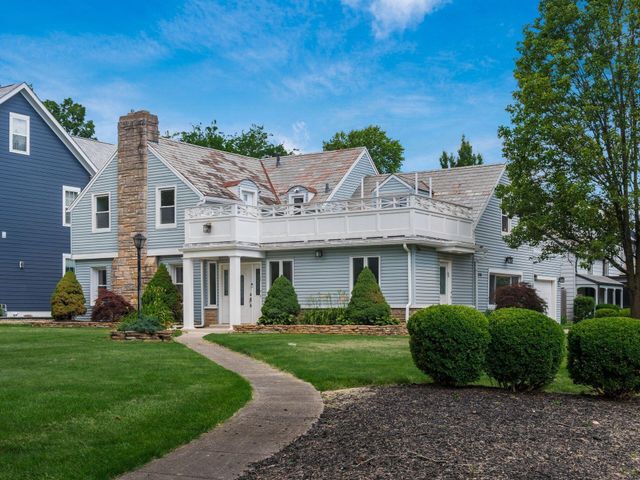 2738 E Broad Street, Bexley, OH 43209