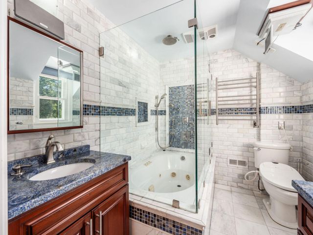 2738 E Broad Street, Bexley, OH 43209