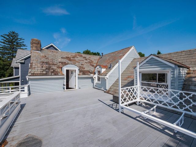 2738 E Broad Street, Bexley, OH 43209