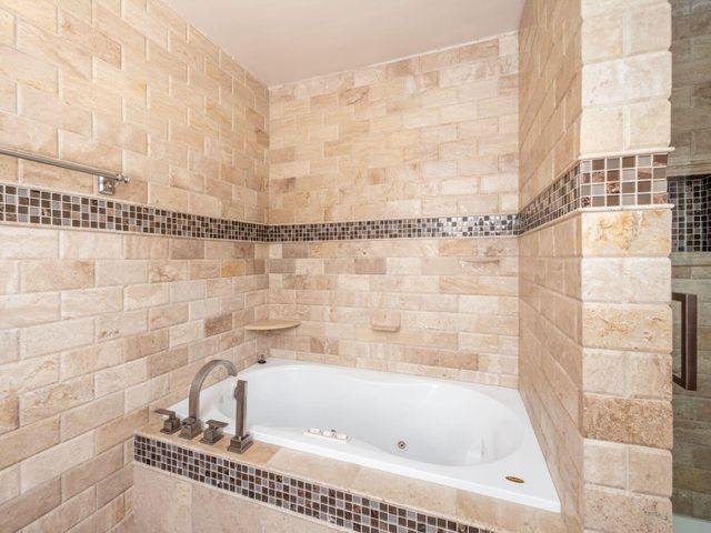 2738 E Broad Street, Bexley, OH 43209