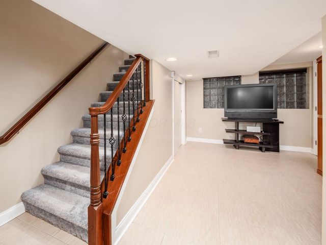 2738 E Broad Street, Bexley, OH 43209