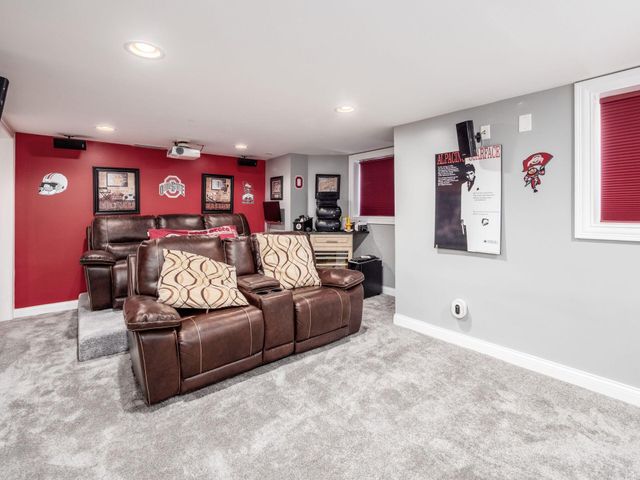 2738 E Broad Street, Bexley, OH 43209