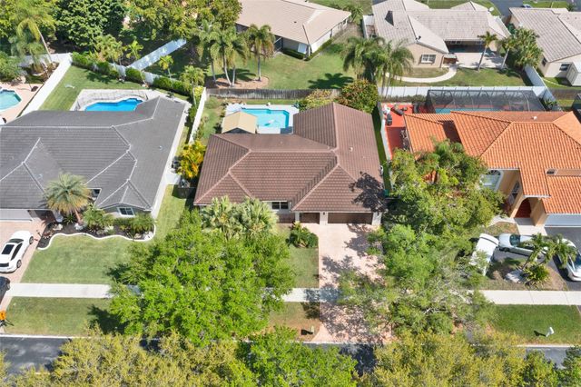 5210 Hawkes Bluff Ave, Davie, FL 33331