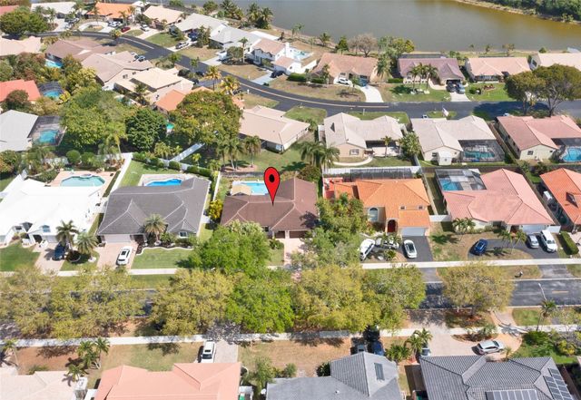 5210 Hawkes Bluff Ave, Davie, FL 33331