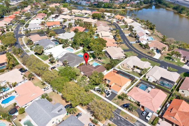 5210 Hawkes Bluff Ave, Davie, FL 33331