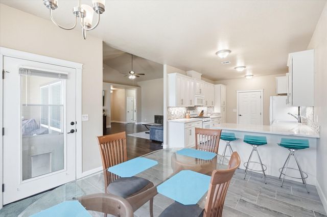 3633 Harbrooke Road, Medford, OR 97504