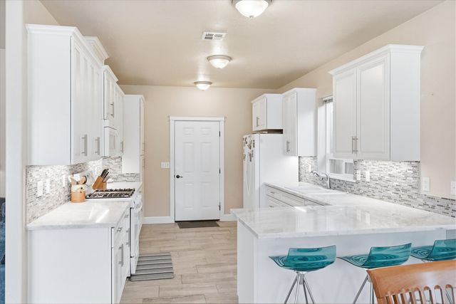 3633 Harbrooke Road, Medford, OR 97504