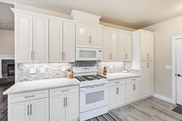 3633 Harbrooke Road, Medford, OR 97504