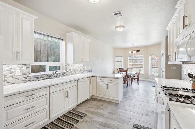 3633 Harbrooke Road, Medford, OR 97504