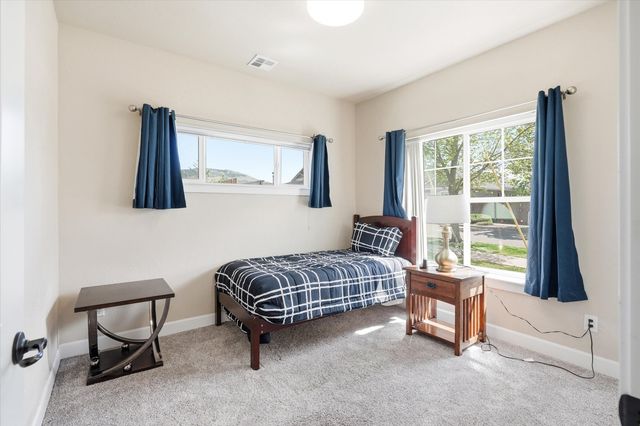 3633 Harbrooke Road, Medford, OR 97504