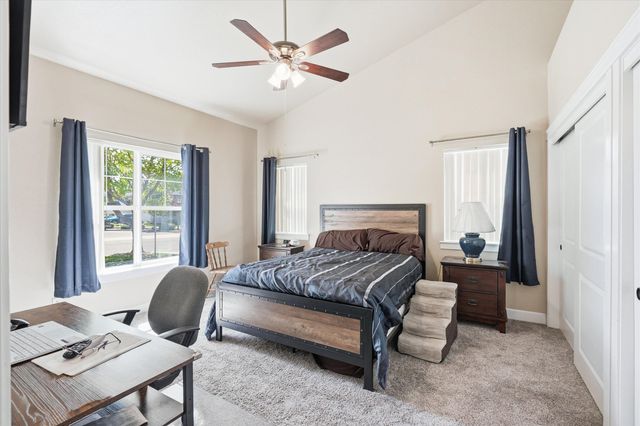 3633 Harbrooke Road, Medford, OR 97504