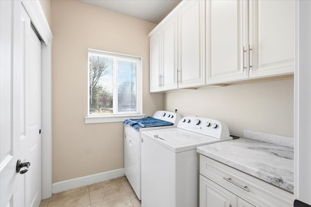 3633 Harbrooke Road, Medford, OR 97504