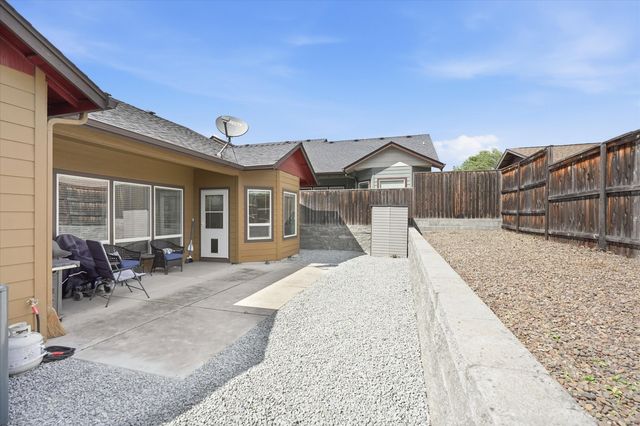 3633 Harbrooke Road, Medford, OR 97504