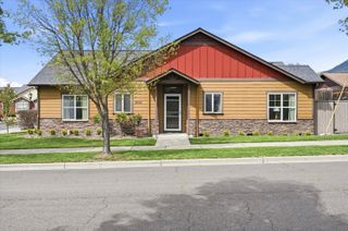 3633 Harbrooke Road, Medford, OR 97504