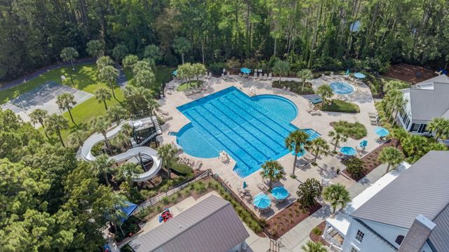 2068 Amenity Park Drive, Mount Pleasant, SC 29466