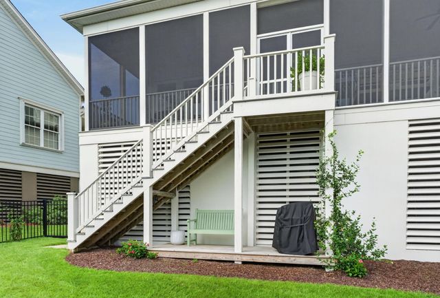 2068 Amenity Park Drive, Mount Pleasant, SC 29466