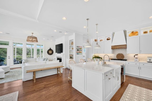 2068 Amenity Park Drive, Mount Pleasant, SC 29466