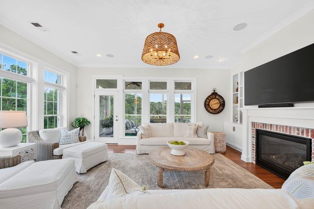 2068 Amenity Park Drive, Mount Pleasant, SC 29466