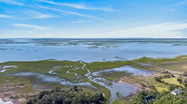 2068 Amenity Park Drive, Mount Pleasant, SC 29466