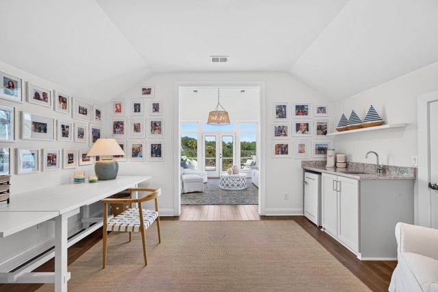 2068 Amenity Park Drive, Mount Pleasant, SC 29466
