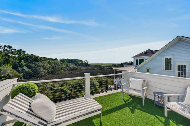 2068 Amenity Park Drive, Mount Pleasant, SC 29466