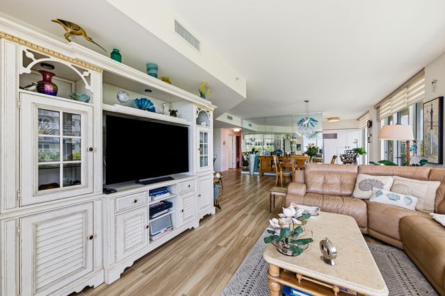 1063 Hillsboro Mile 210, Hillsboro Beach, FL 33062