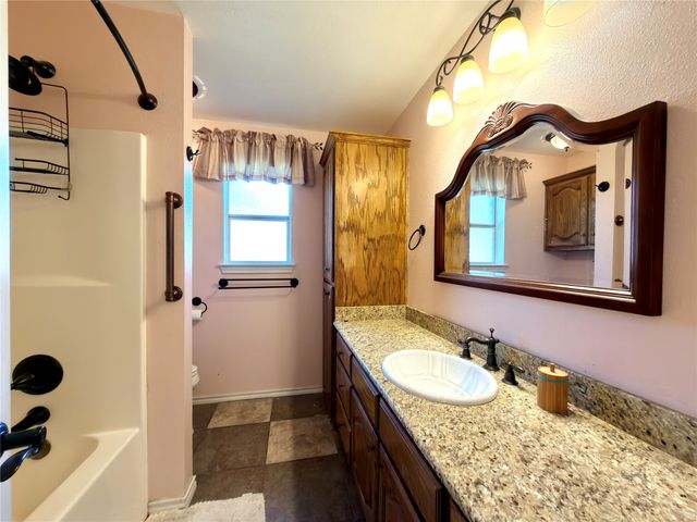 2025 Emma Drive, Tool, TX 75143