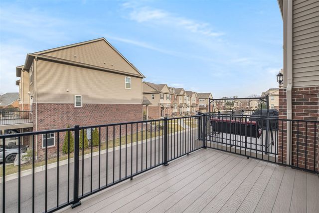 329 Glenhurst Boulevard, Rochester Hills, MI 48307