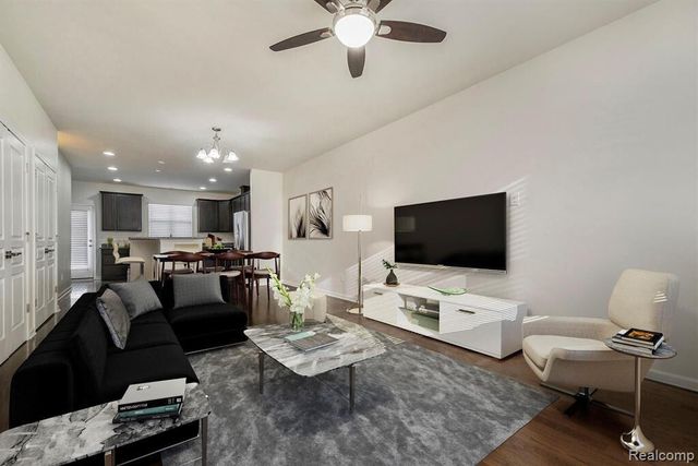 329 Glenhurst Boulevard, Rochester Hills, MI 48307