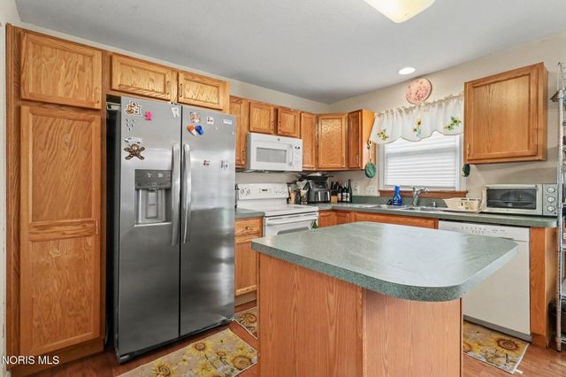 4077 Stable Creek Drive, Perrysburg, OH 43551