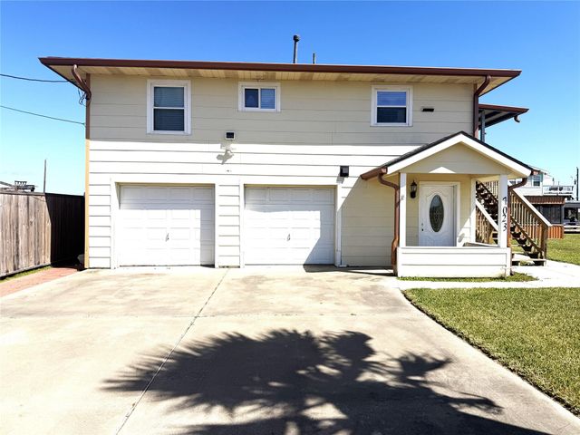 7023 W Hunter Drive, Hitchcock, TX 77563