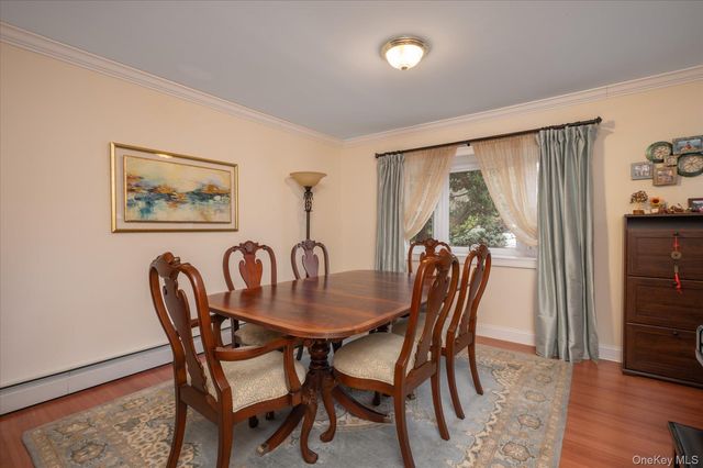 8 Hillside Lane, Syosset, NY 11791