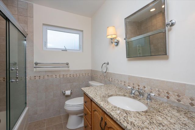 8 Hillside Lane, Syosset, NY 11791