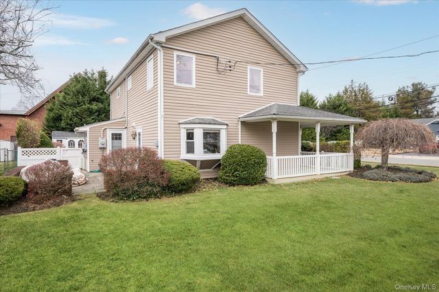 8 Hillside Lane, Syosset, NY 11791