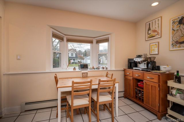 8 Hillside Lane, Syosset, NY 11791