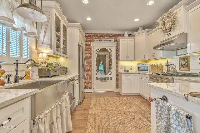 285 Princeton Gardens Drive, Johnson City, TN 37601