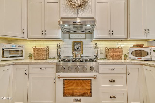 285 Princeton Gardens Drive, Johnson City, TN 37601
