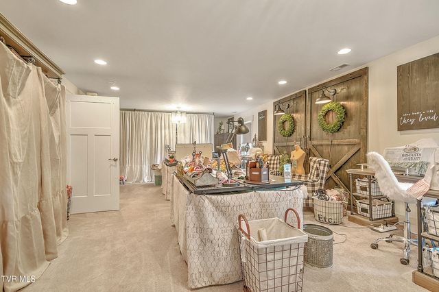 285 Princeton Gardens Drive, Johnson City, TN 37601